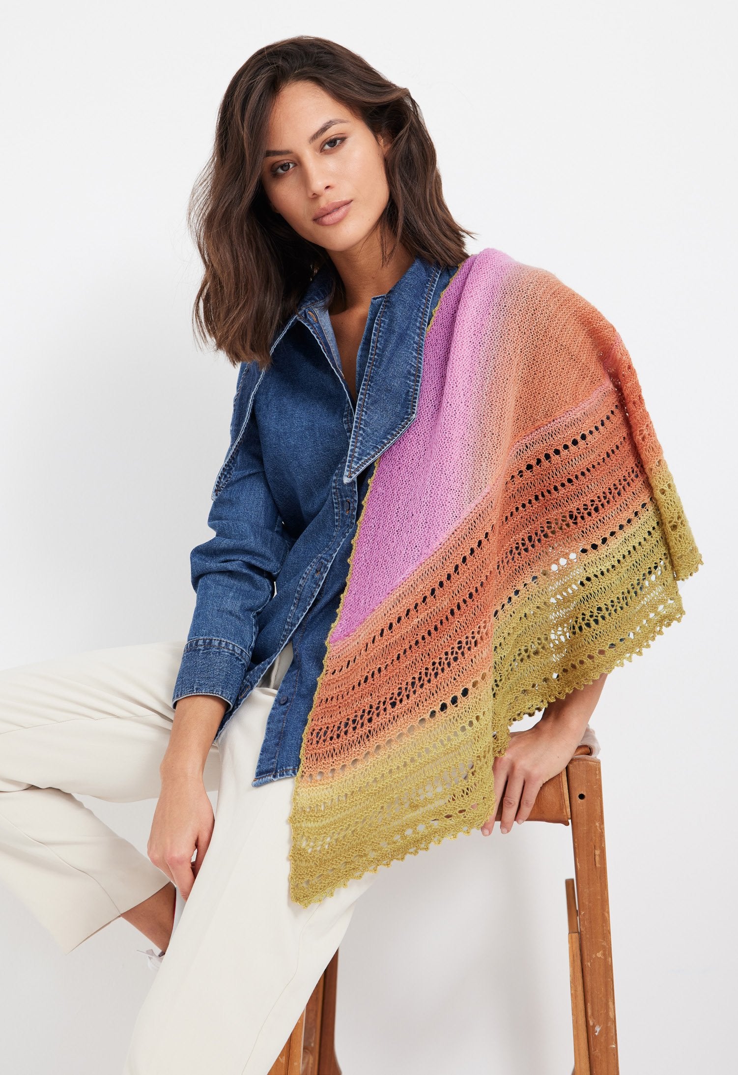 HALBRUNDES TUCH · COOL WOOL LACE HAND-DYED