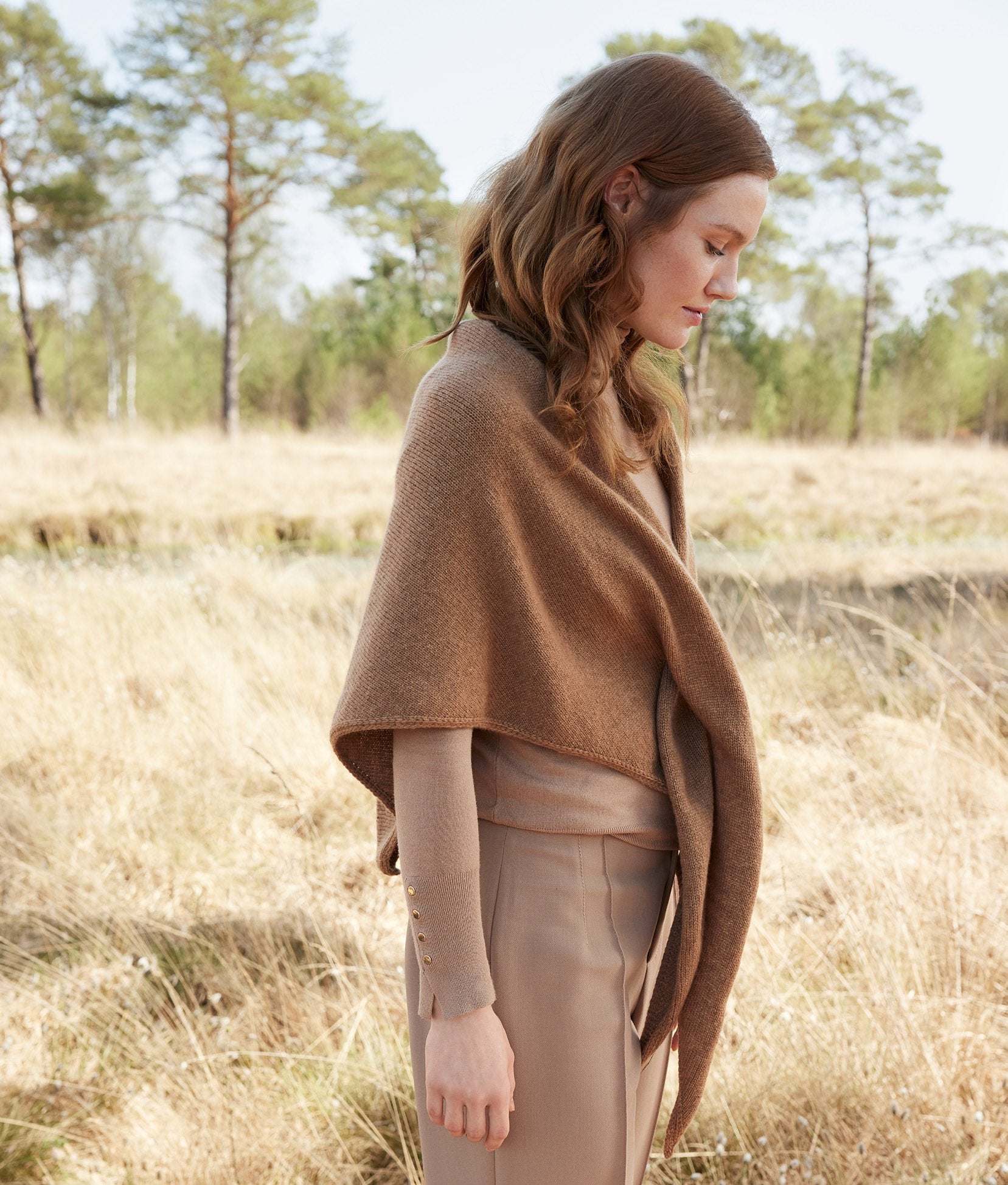 DREIECKSTUCH MIT SCHLAUFE · CASHMERE 16 FINE