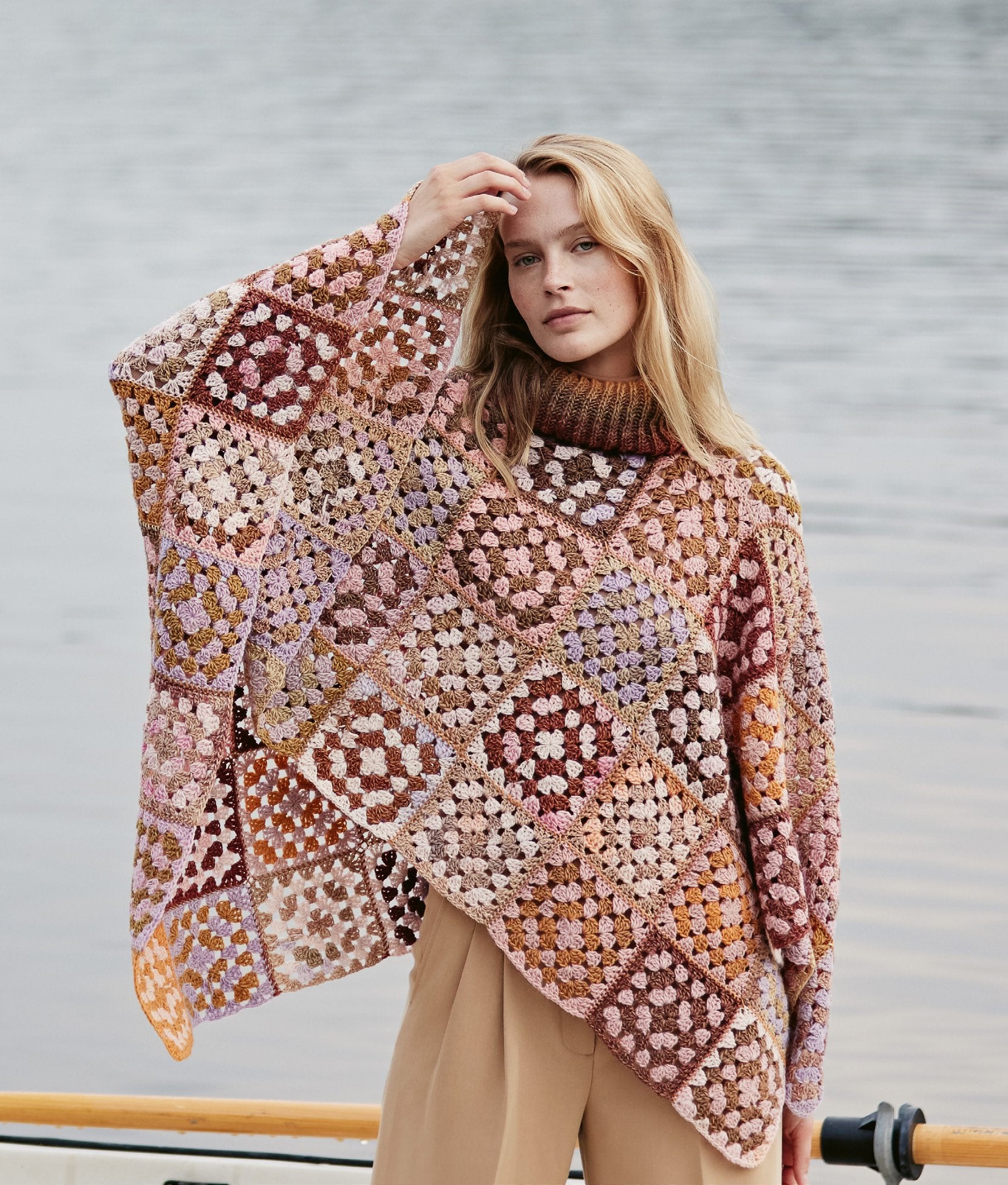 GRANNY-PONCHO · GOMITOLO AIDA