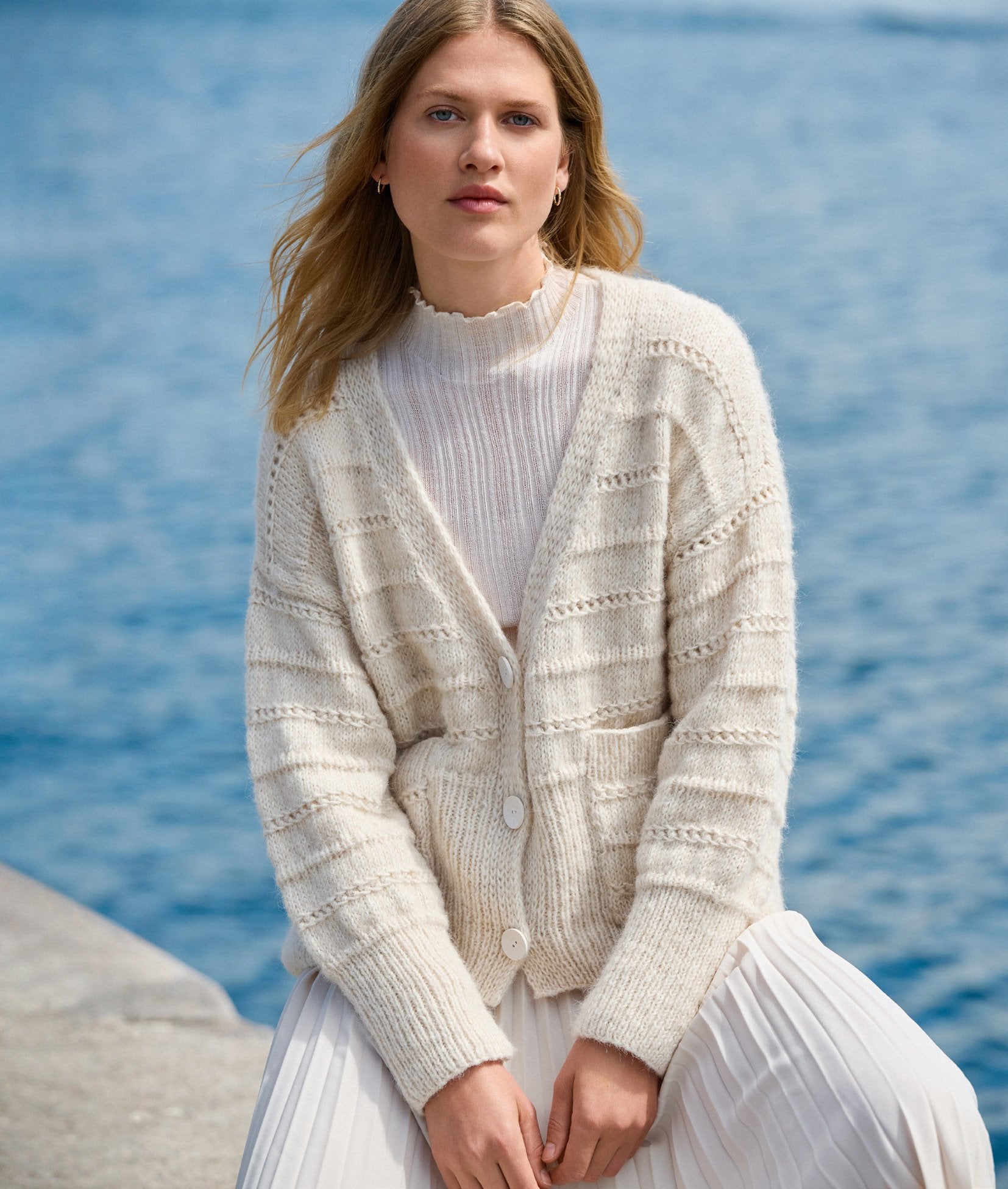 Cardigan mit Lochmusterstreifen · Natural Alpaca Pelo