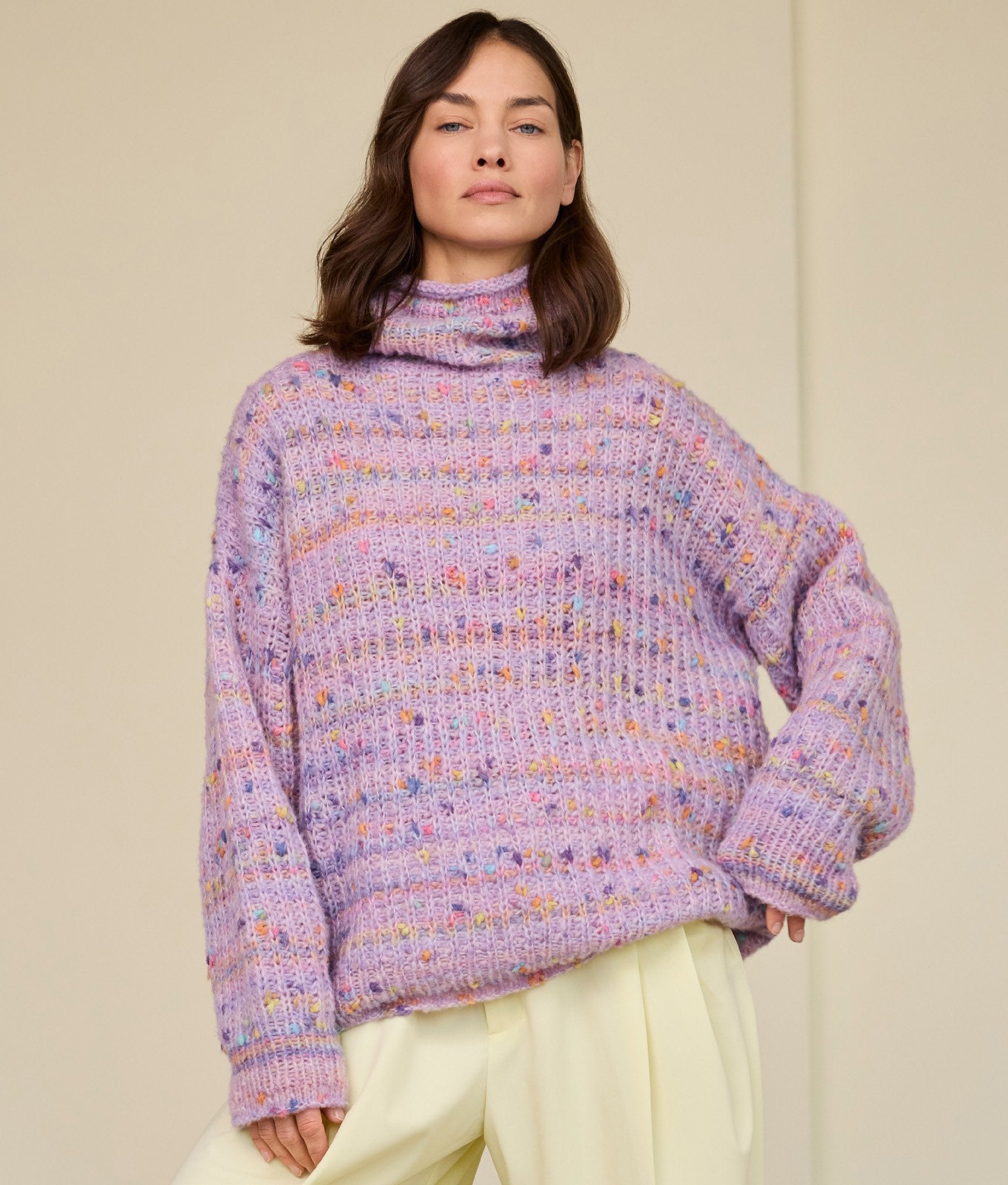 ROLLKRAGEN-PULLOVER · CASSATA