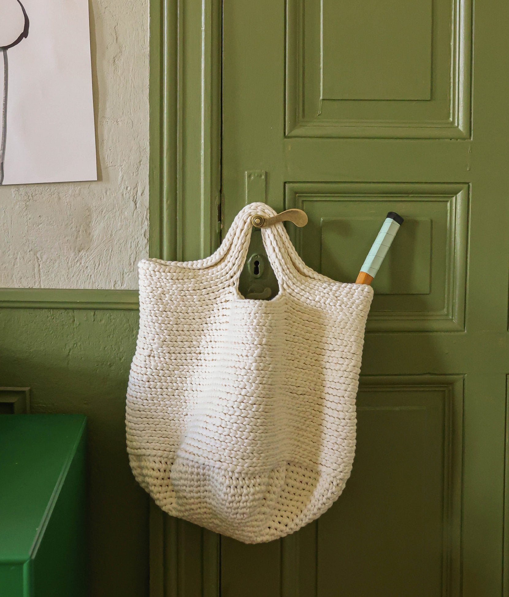 SHOPPER · THE TUBE