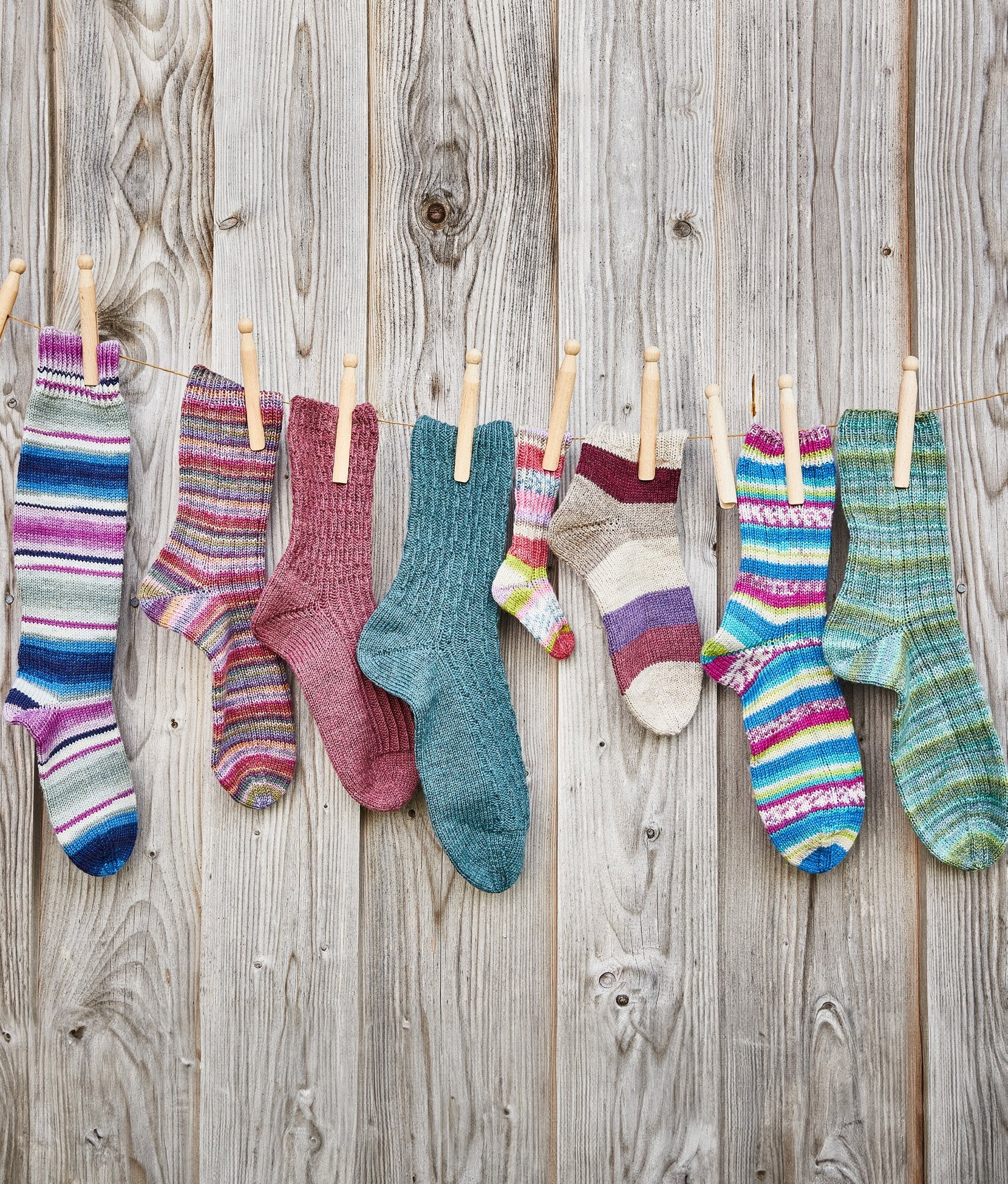 Socken auf der Leine · Landlust Die Sockenwolle