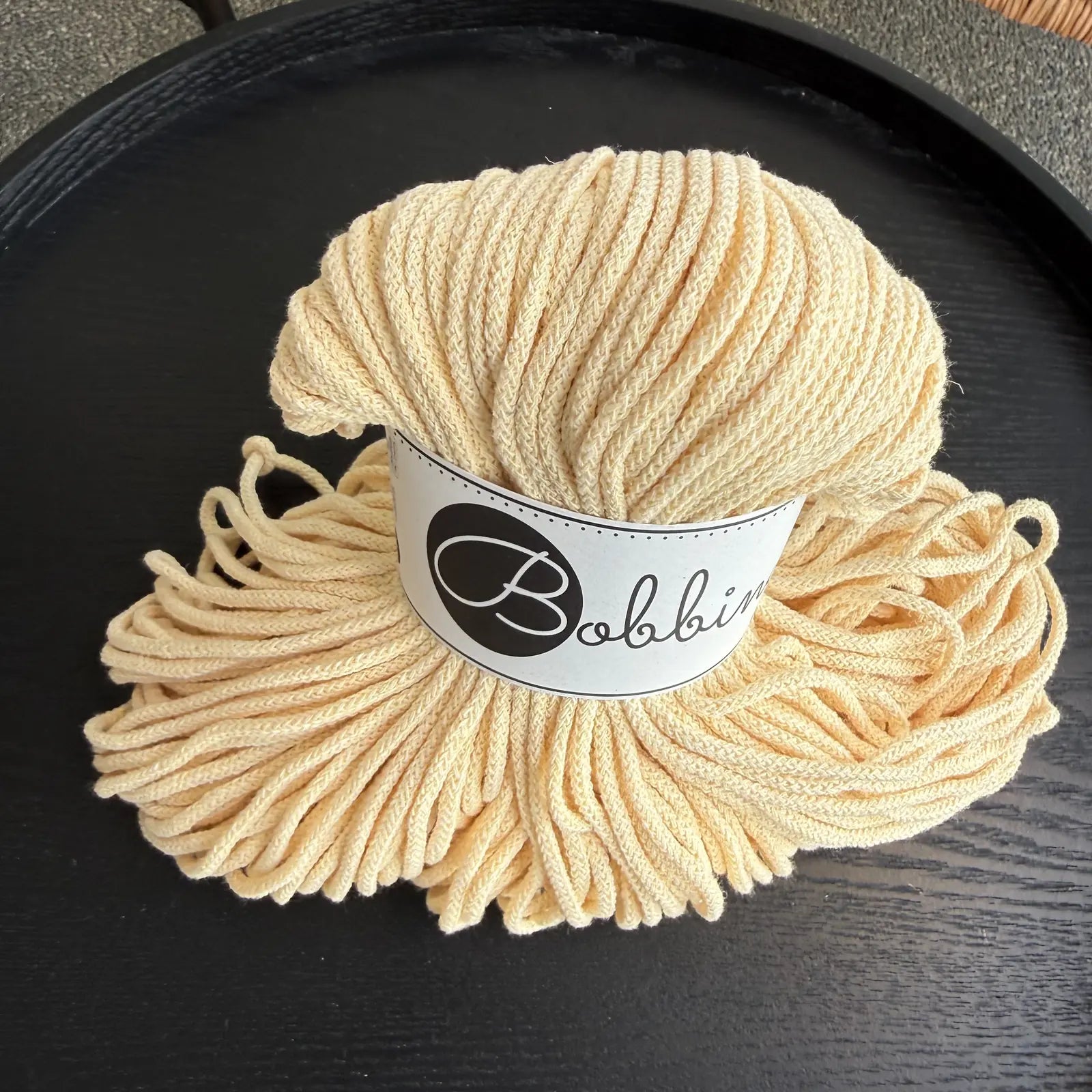 Bobbiny Premium Garn Knäuel beige – 100% recycelte Baumwolle